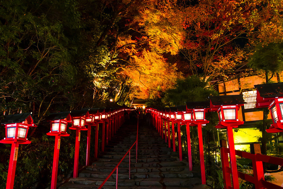 貴船神社本宮参道のライトアップ