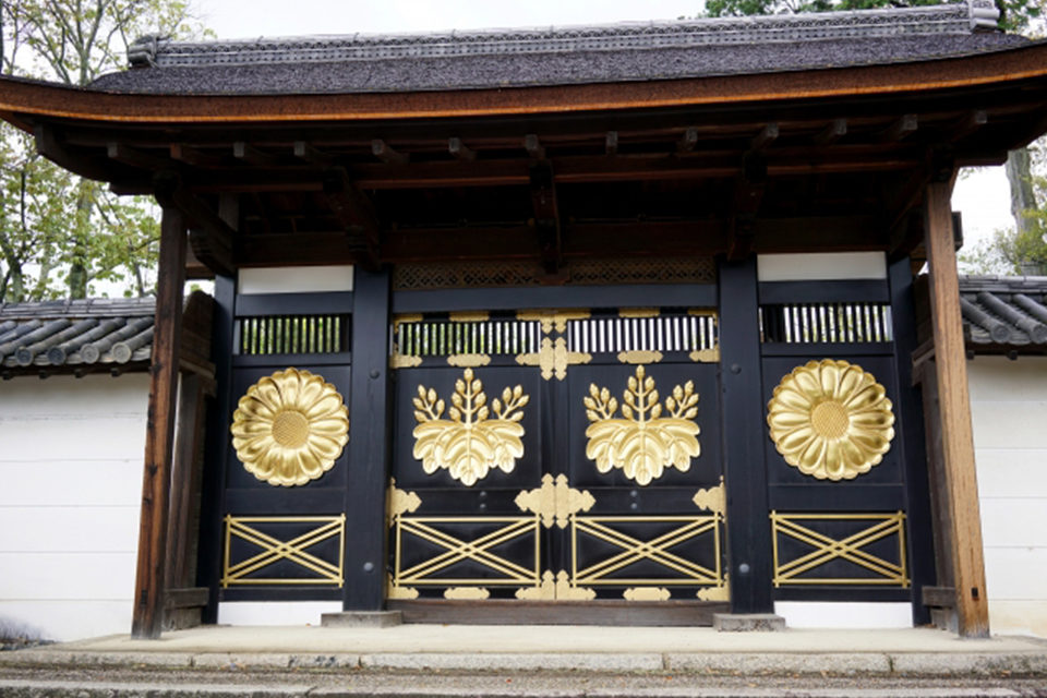 醍醐寺の門