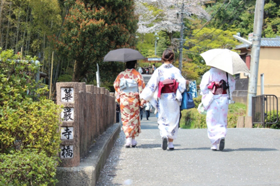 鈴虫寺の橋