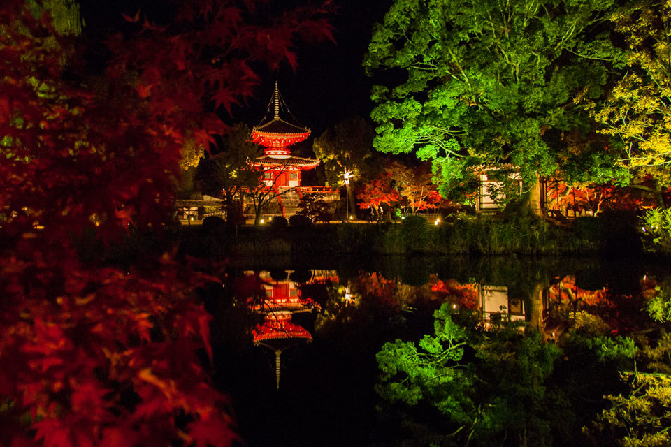 真紅の水鏡