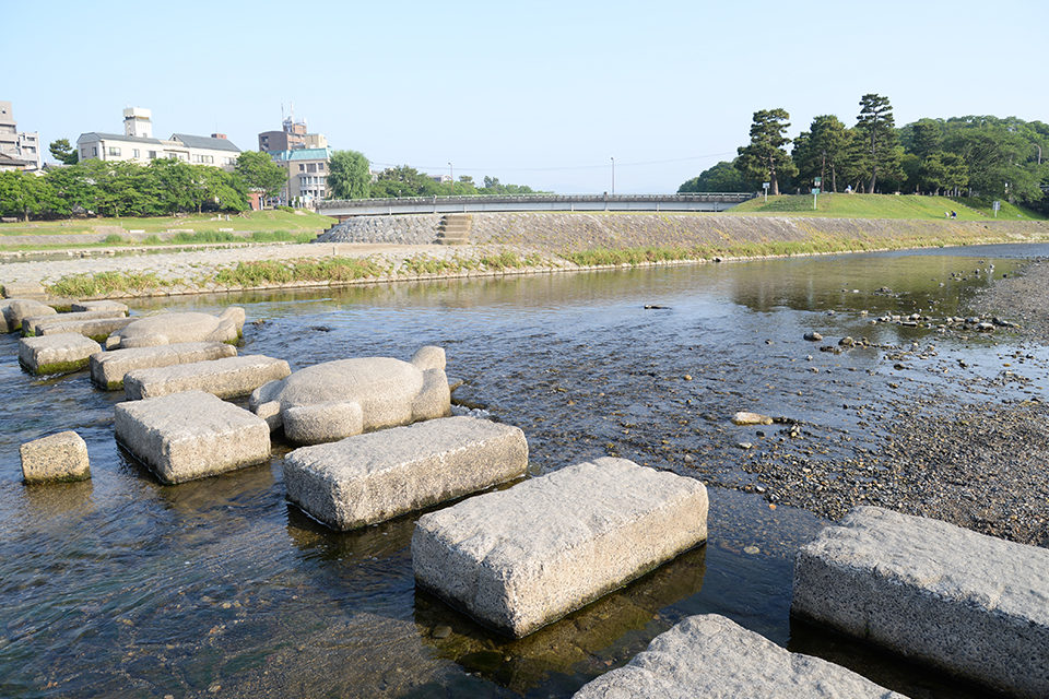 京都_賀茂川_飛び石