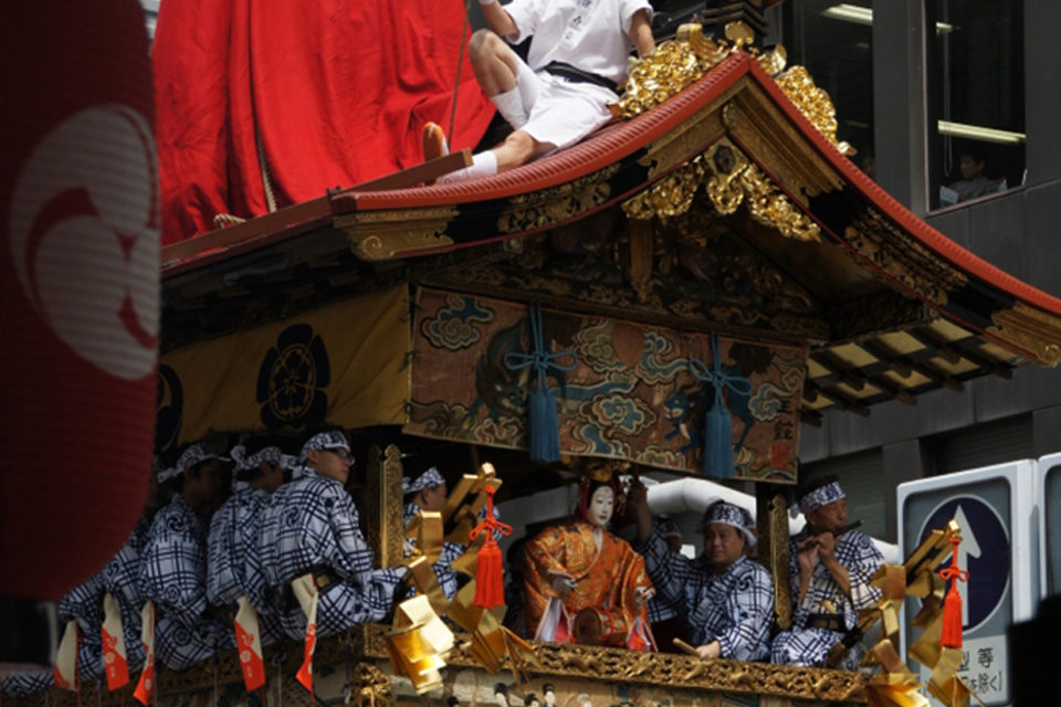祇園で行われる盛大なお祭りとは