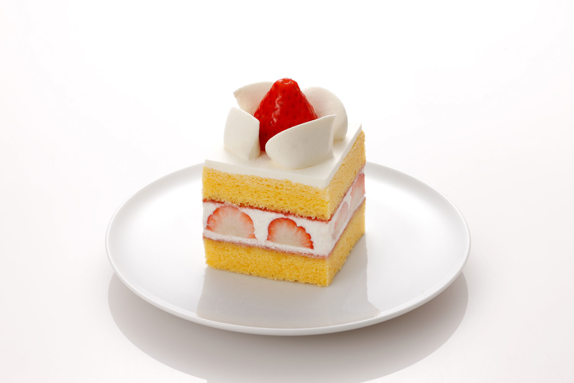有精卵を使った「苺のショートケーキ」