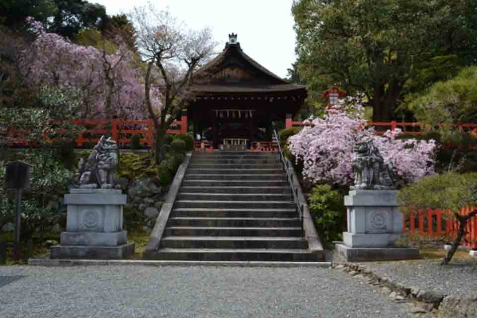建勲神社は織田信長と縁が深い神社