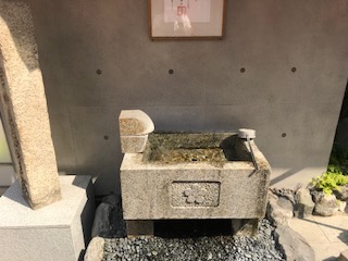 伏流水を汲み上げた御神水