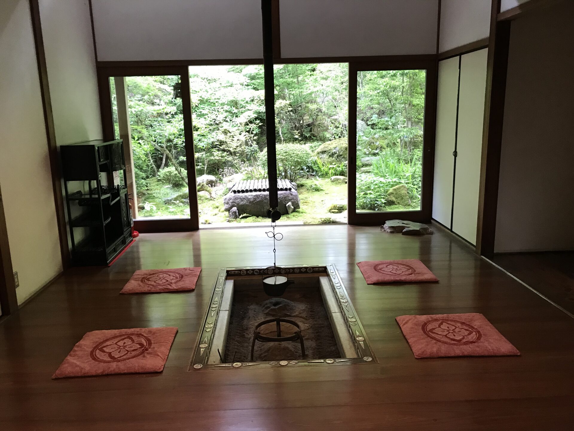 囲炉裏の間 宝泉院 京都